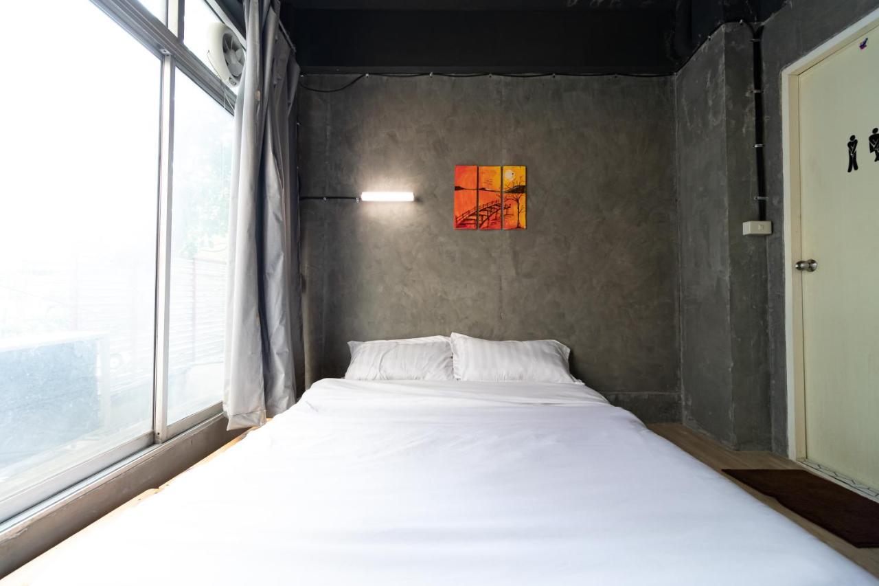 The Beds Ever Hostel (Adults Only) Banguecoque Exterior foto