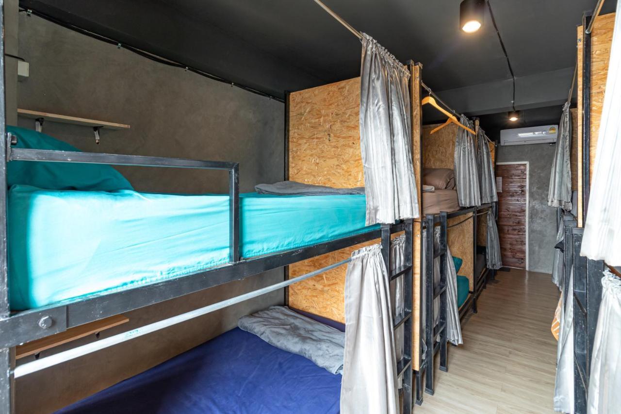 The Beds Ever Hostel (Adults Only) Banguecoque Exterior foto
