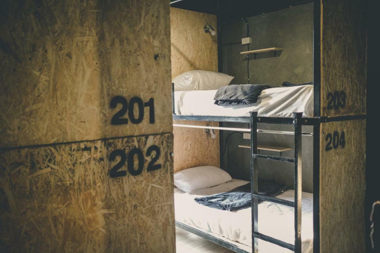 The Beds Ever Hostel (Adults Only) Banguecoque Exterior foto
