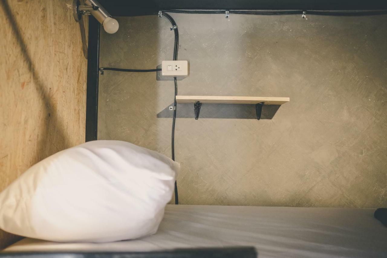The Beds Ever Hostel (Adults Only) Banguecoque Exterior foto